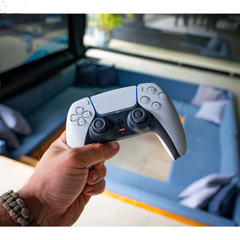  مجموعه کنسول بازی سونی مدل  PlayStation 5 DIGITALL ظرفیت 825 گیگابایت به همراه دسته اضافی 